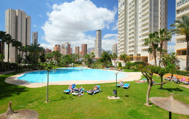 Los Gemelos - Photo 1